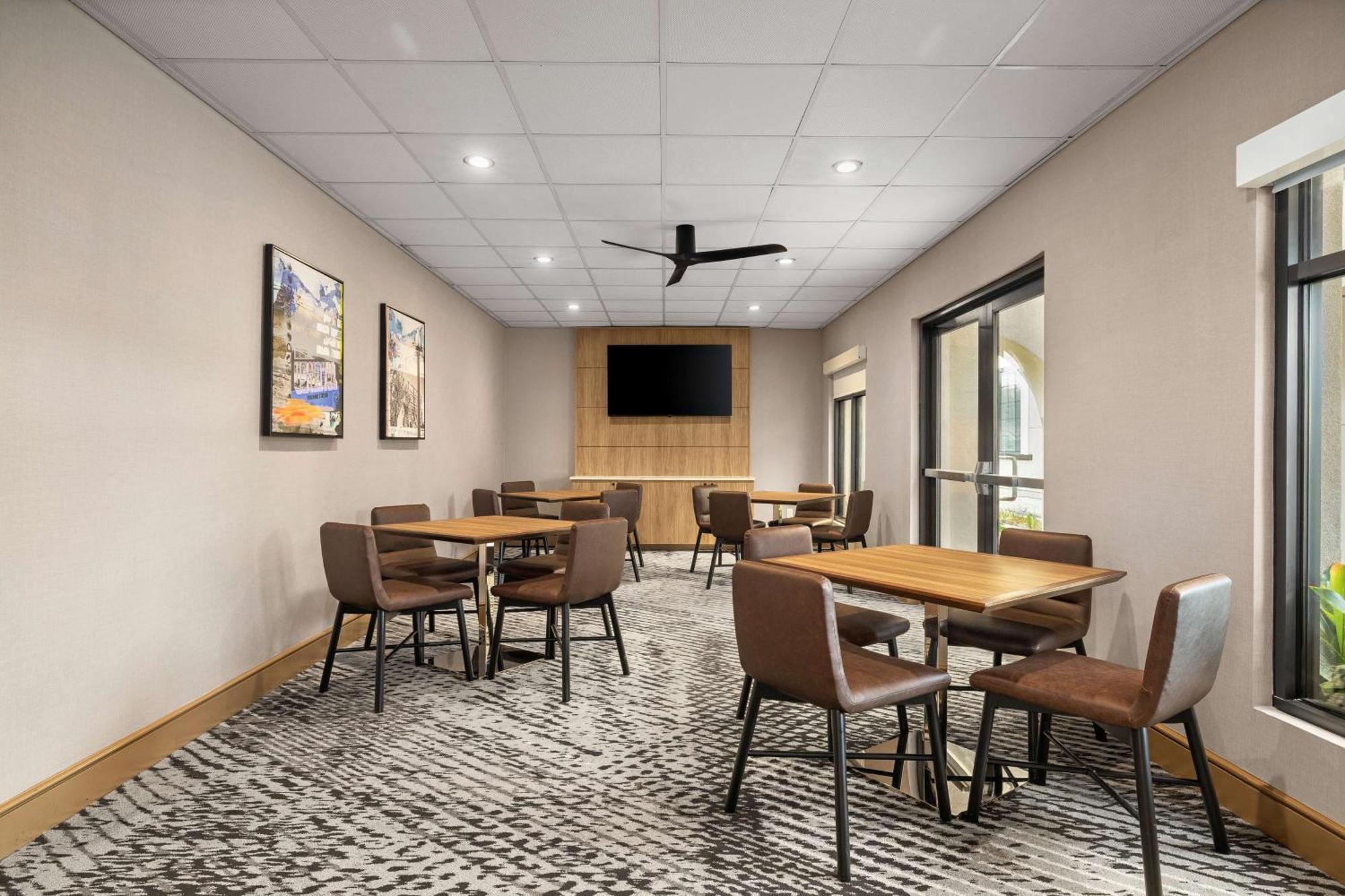 Homewood Suites By Hilton San Diego Airport-Liberty Station מראה חיצוני תמונה