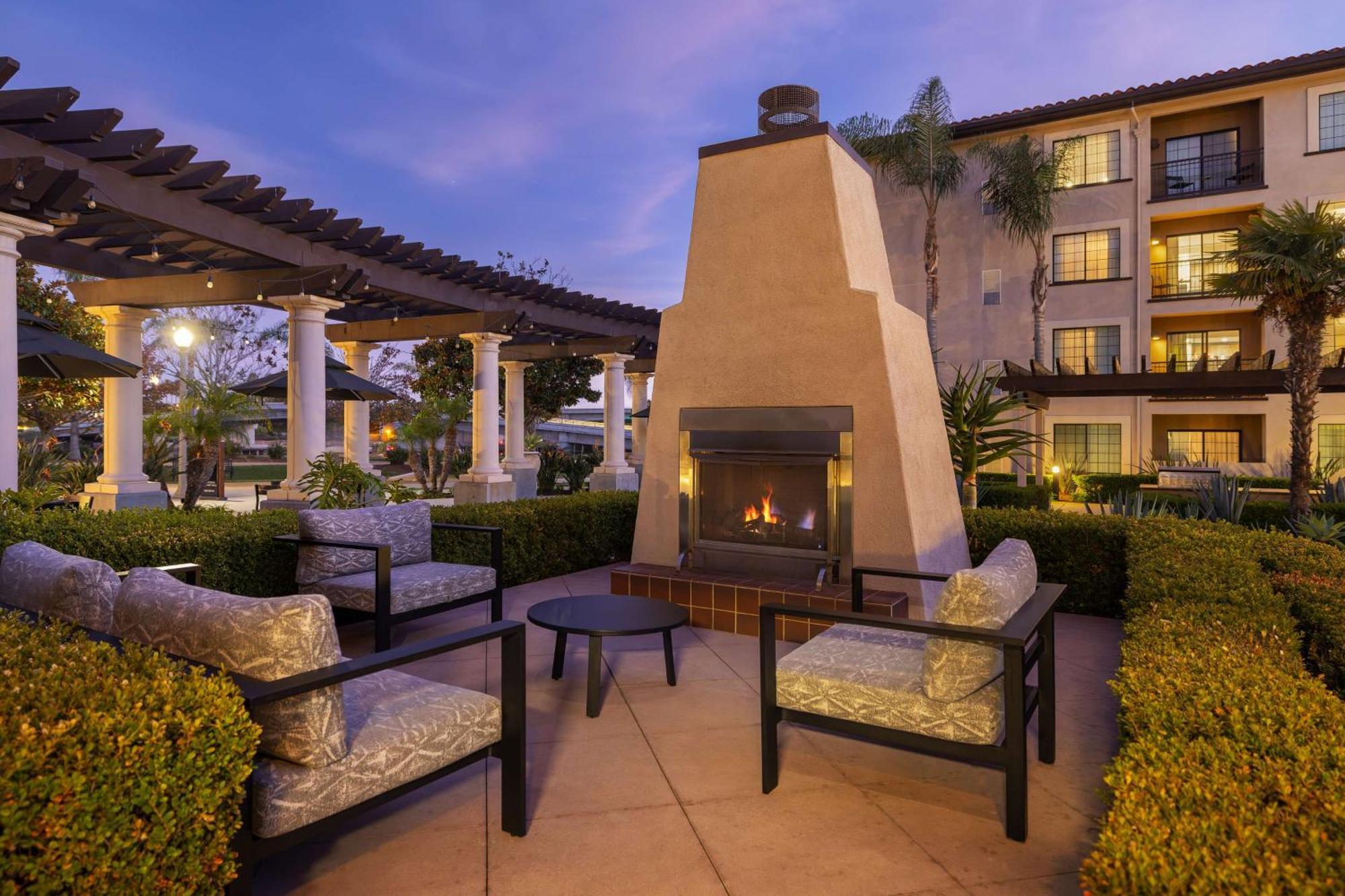 Homewood Suites By Hilton San Diego Airport-Liberty Station מראה חיצוני תמונה