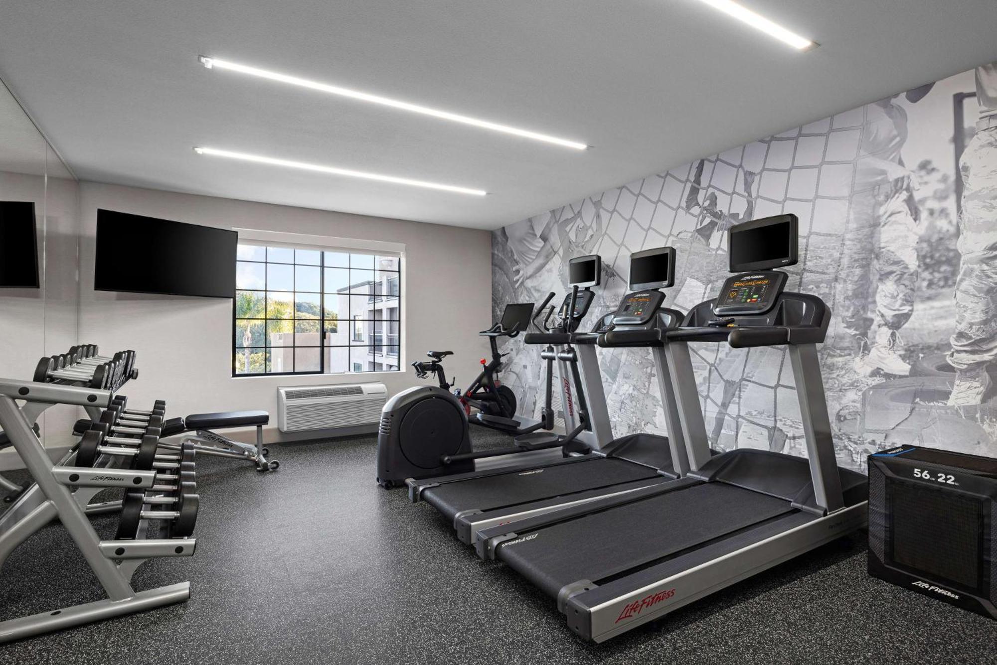 Homewood Suites By Hilton San Diego Airport-Liberty Station מראה חיצוני תמונה