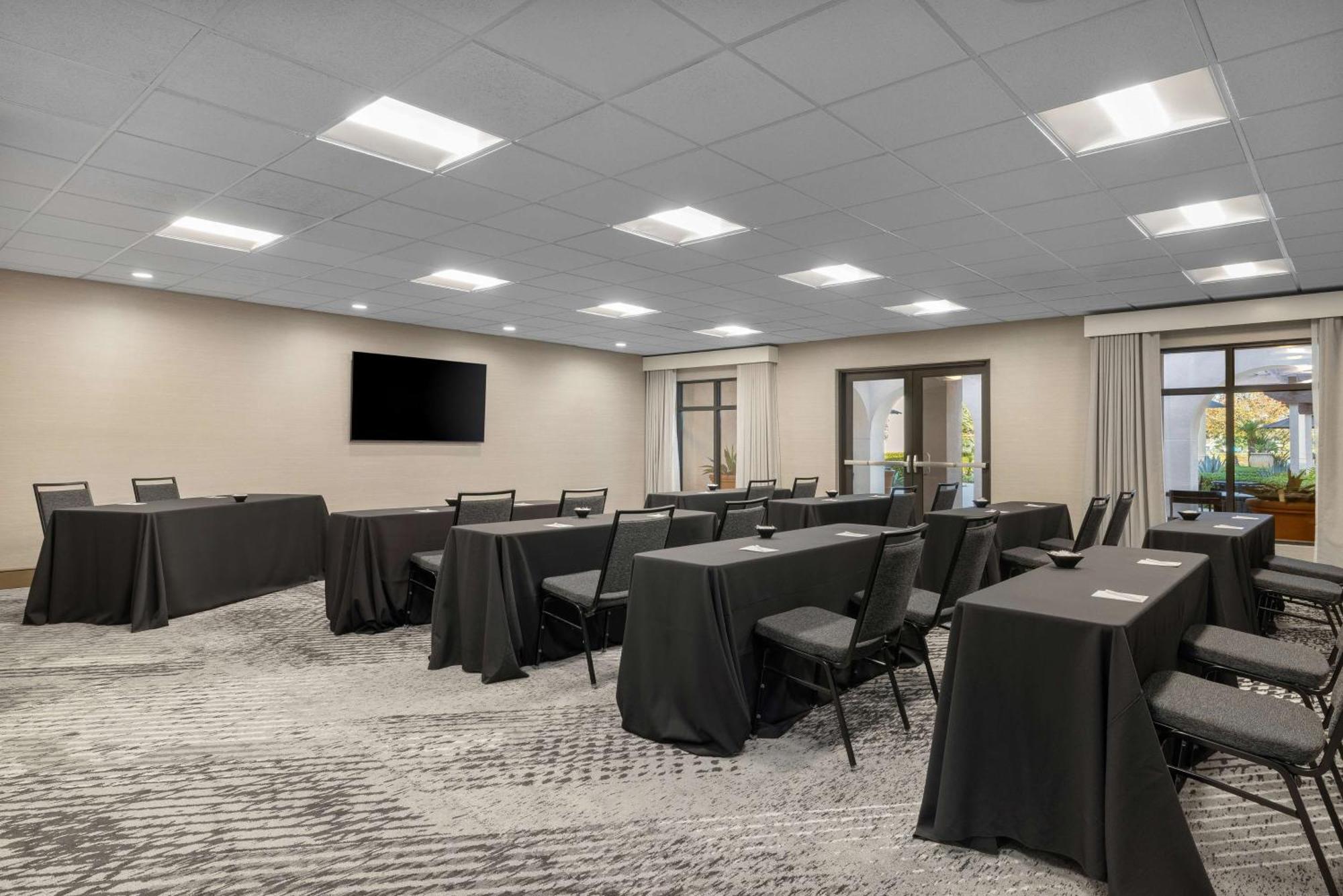 Homewood Suites By Hilton San Diego Airport-Liberty Station מראה חיצוני תמונה